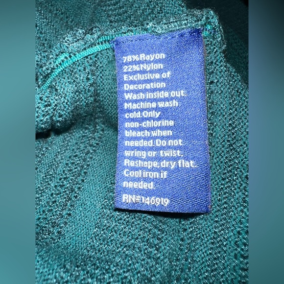 Pre-loved Apt 9 boatneck side ruched sweater. Size XXL. - Picture 5 of 6